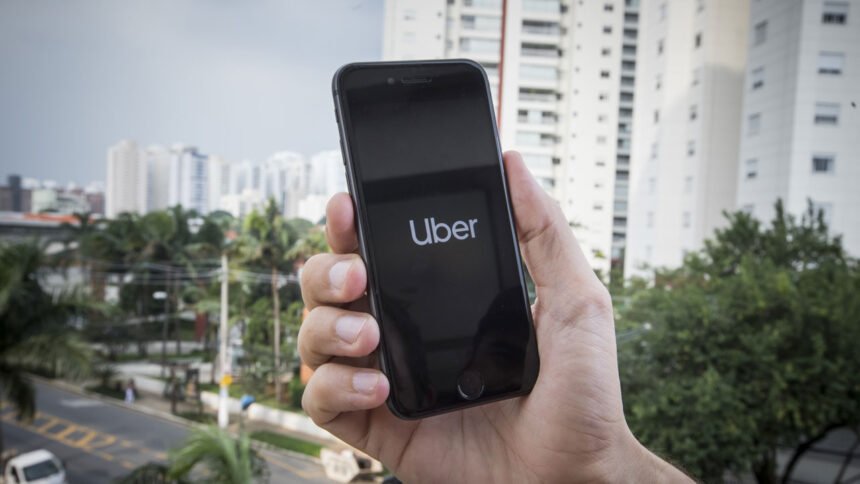Uber anuncia investimento de US$ 100 milhões em estações de recarga para robotáxis nos EUA