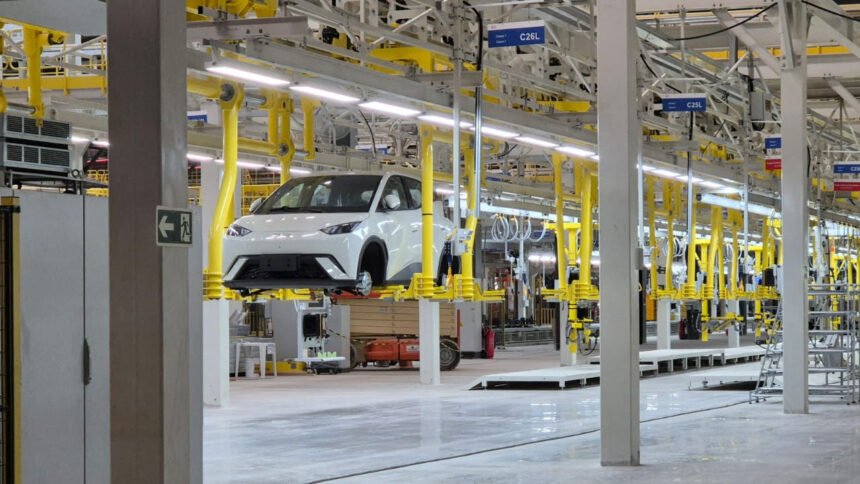 BYD quer liderar o mercado brasileiro até 2030 e aposta em 50% de conteúdo local já em 2027