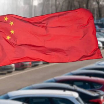 Indústria automotiva enfrenta nova disputa com domínio chinês em software e custos