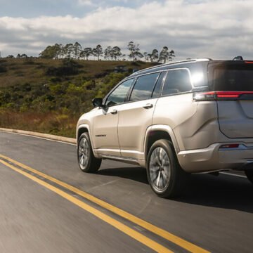 Jeep anuncia recall do Commander por risco de incêndio no motor