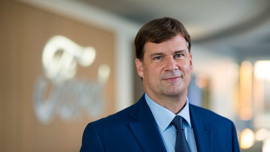 CEO da Ford faz alerta e pede bloqueio a carros chineses nos Estados Unidos