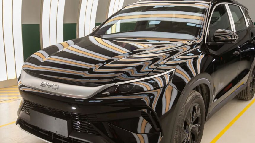BYD aposta no Song Pro híbrido flex e pressiona rivais na transição elétrica