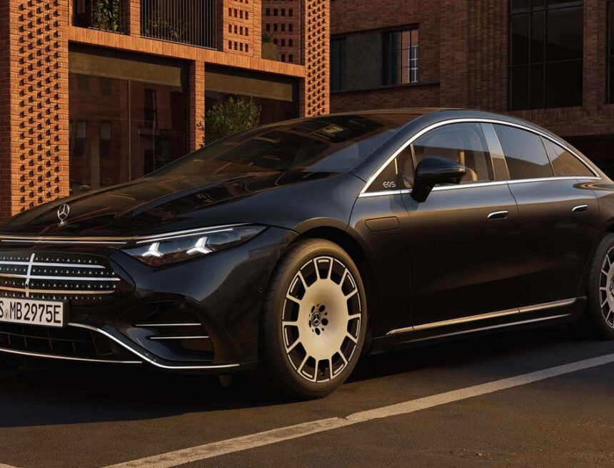 Mercedes EQS 2026 chega com autonomia de até 926 km