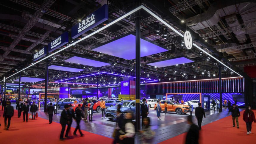 Salão de Pequim vira o maior do mundo e expõe nova liderança