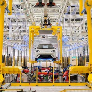 Elétricos superam híbridos e aceleram mudança na indústria automotiva brasileira