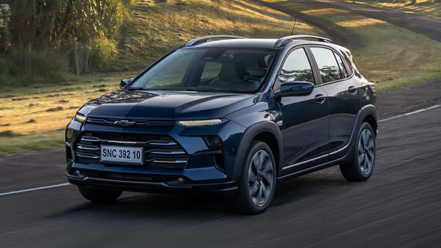 Chevrolet Sonic chega para disputar clientes de VW Nivus e Renault Kardian