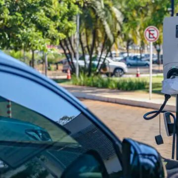 Mercado de eletrificados cresce 3,7% em abril no Amazonas, e elétricos ampliam domínio