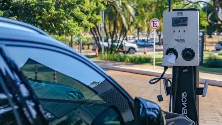 Mercado de eletrificados cresce 3,7% em abril no Amazonas, e elétricos ampliam domínio