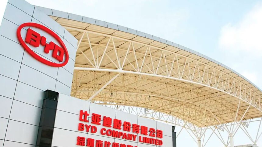 Queda nas vendas na China força BYD e rivais a buscar novos mercados