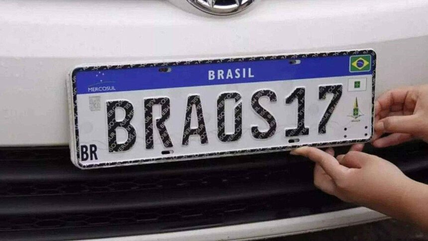 Câmara quer volta de cidade e estado na placa e pode gerar novo custo